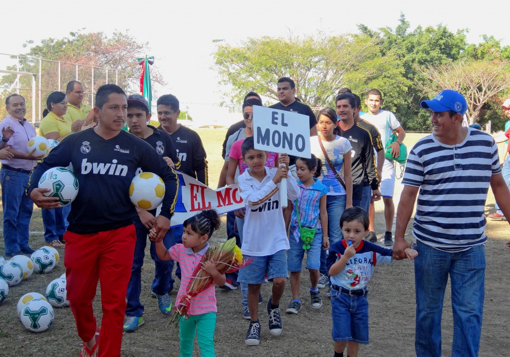 Boletín de Prensa_0261_Inauguran el Tradicional Torneo Futbol de Barrios Cuauhtémoc “Hemanos Rosas” 2014_01