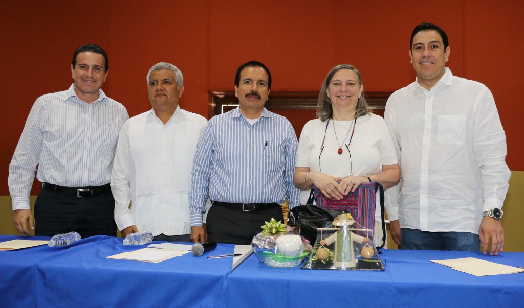 Conferencia de Sylvia Schelkes Directora del INEE   (2)