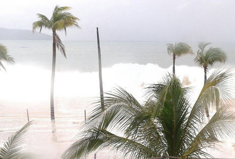 Polo_provoca_oleaje_alto-Guerrero_y_Oaxaca-tormenta_tropical-Polo_en_Guerrero_MILIMA20140917_0168_11