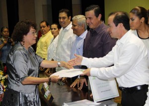 Entrega de Reconocimientos y Estímulos al personal de Apoyo y Asistencia a la Educación (4)