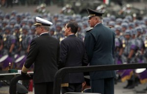 d6942f4aeb8334e6e6-160915desfile13bf-c-440x281