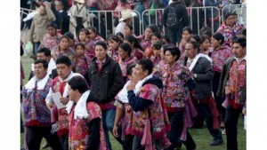 1755_indigenas-de-chiapas-con-el-papa_620x350