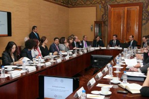 Dip. María Luisa Beltrán, en reunión de trabajo legislativo con Aurelio Nuño