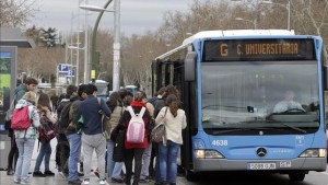 viajeros-record-autobus-antipolucion-Madrid_EDIIMA20151119_0378_4