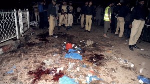 1151_atentado-suicida-en-pakistan_620x350