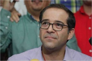 621578_gobernador-de-colima-ignacio-peralta-1-696x464