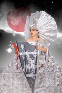 astrid-hadad-presentara-su-concierto-tierra-misteriosa-al-estilo-cabaret-y-la-iconografia-mexicana-200x300