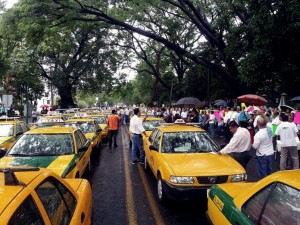taxistas_bloqueo-696x522