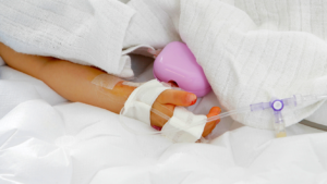 mano-nino-hospital-300x169