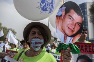Este dia miles de personas participaron por sexto año consecutivo en la Marcha de Madres de Victimas de Desaparicion Forzada en Mexico, donde exigieron la aparicion con vida de sus familiares asi como la creacion de mecanismos efectivos de busqueda y una legislacion acorde a los instrumentos internacionales en la materia. 10 DE MAYO DE 2017, CIUDAD DE MEXICO FOTO: OCTAVIO GOMEZ